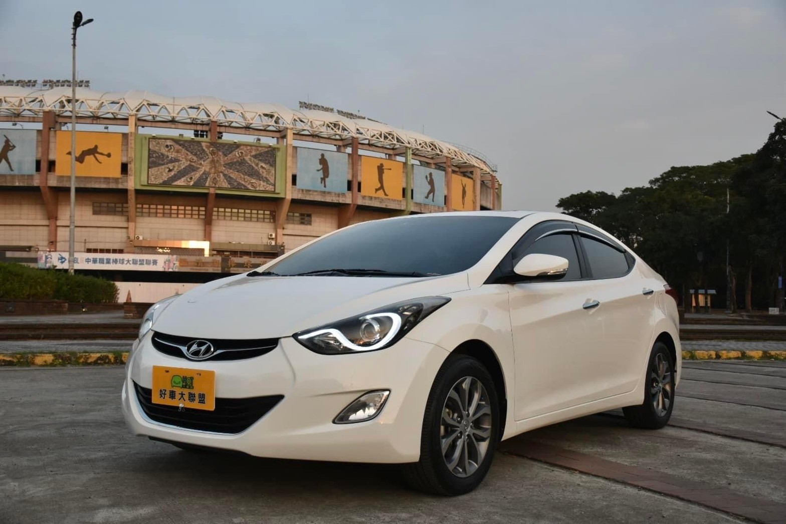 HYUNAI ELANTRA